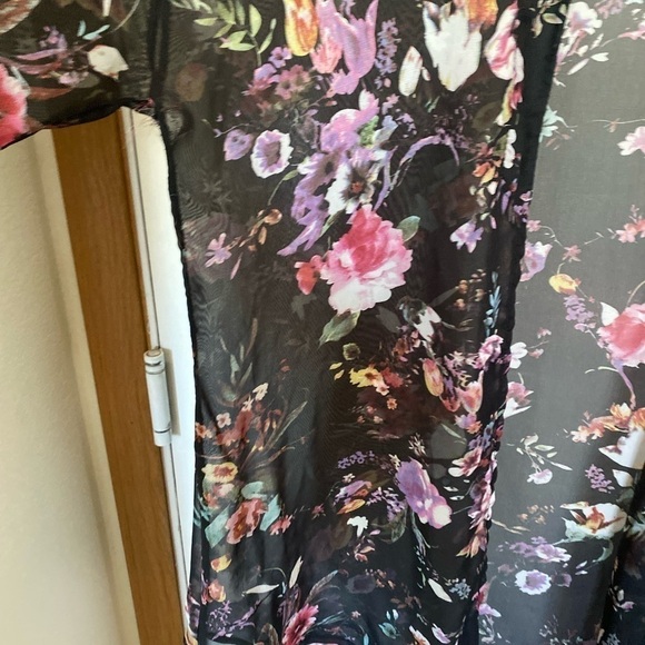 One size ladies, large/extra large open front kimono floral - Picture 3 of 3